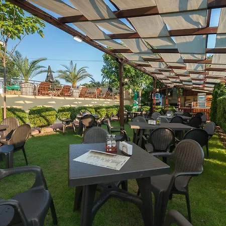 Family Dayana Hotel