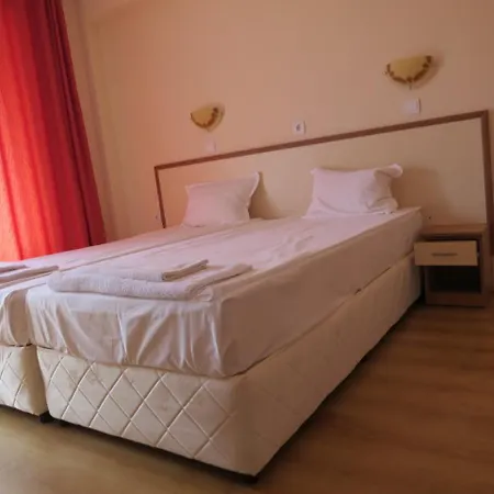 Хотел семеен дайана бийч 3*