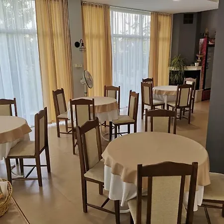 Хотел семеен дайана бийч 3*