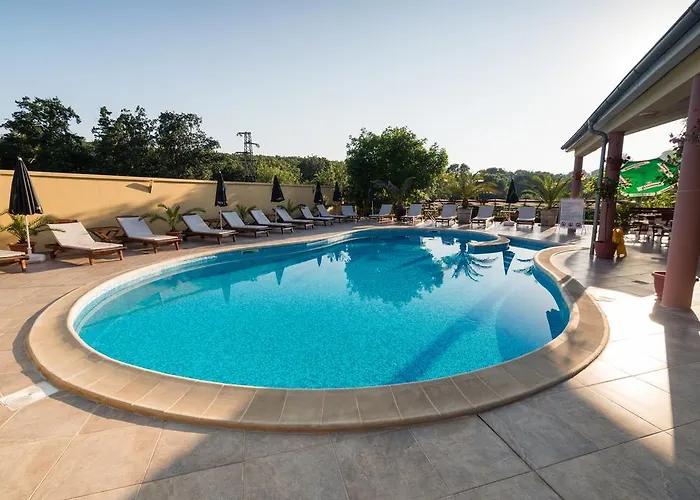 Szálloda Family Dayana 3*