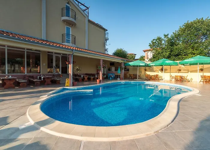 Family Dayana Szálloda 3*