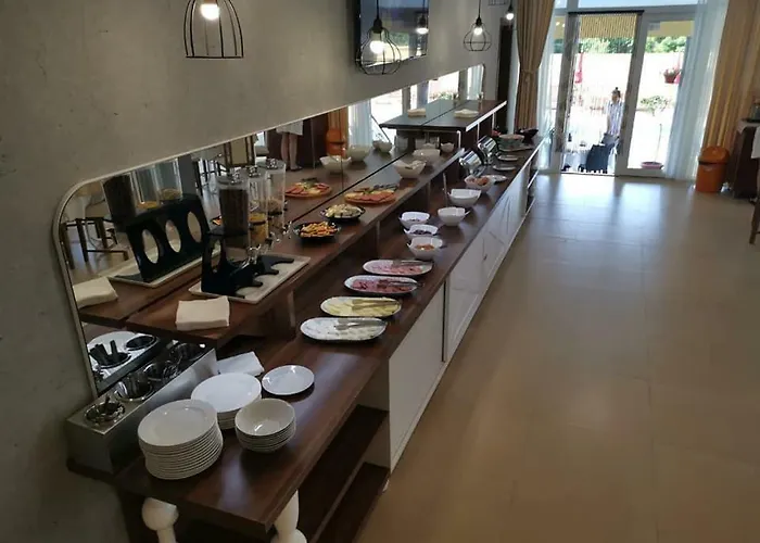 Family Dayana 3* Szinemorec