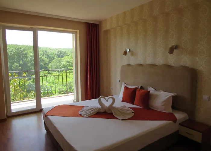 Family Dayana 3* Szinemorec